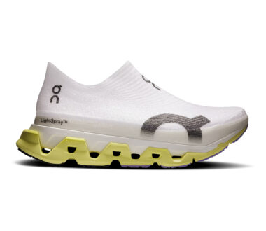 On LightSpray Cloudmonster 3 Hyper - Limelight/Bloom